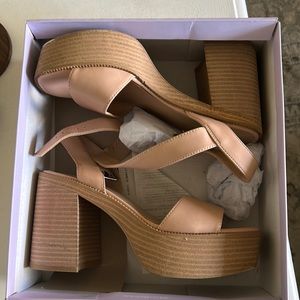Madden girl platform sandal